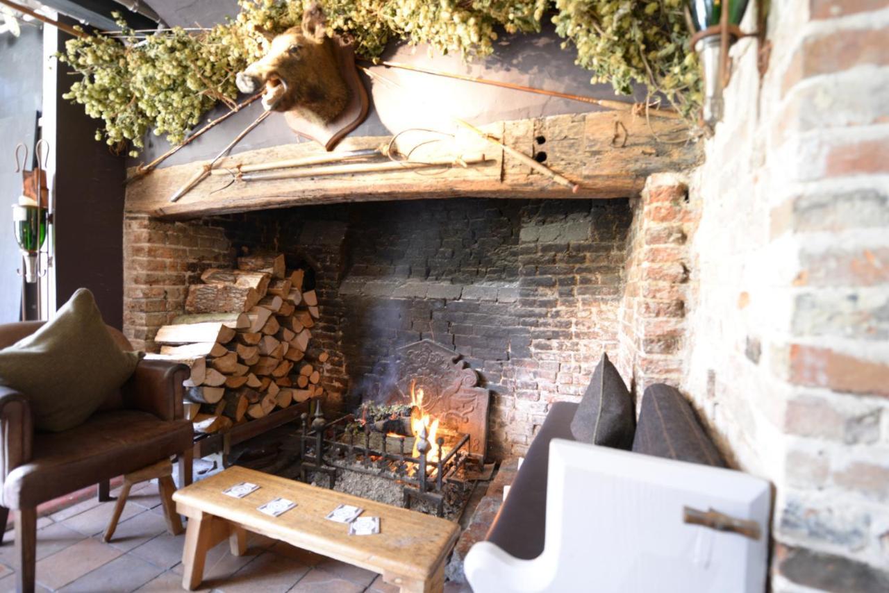 The Woolpack Inn Wavehorne ภายนอก รูปภาพ